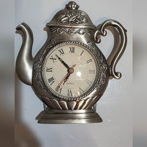 Elegant Silver Teapot Mini Clock